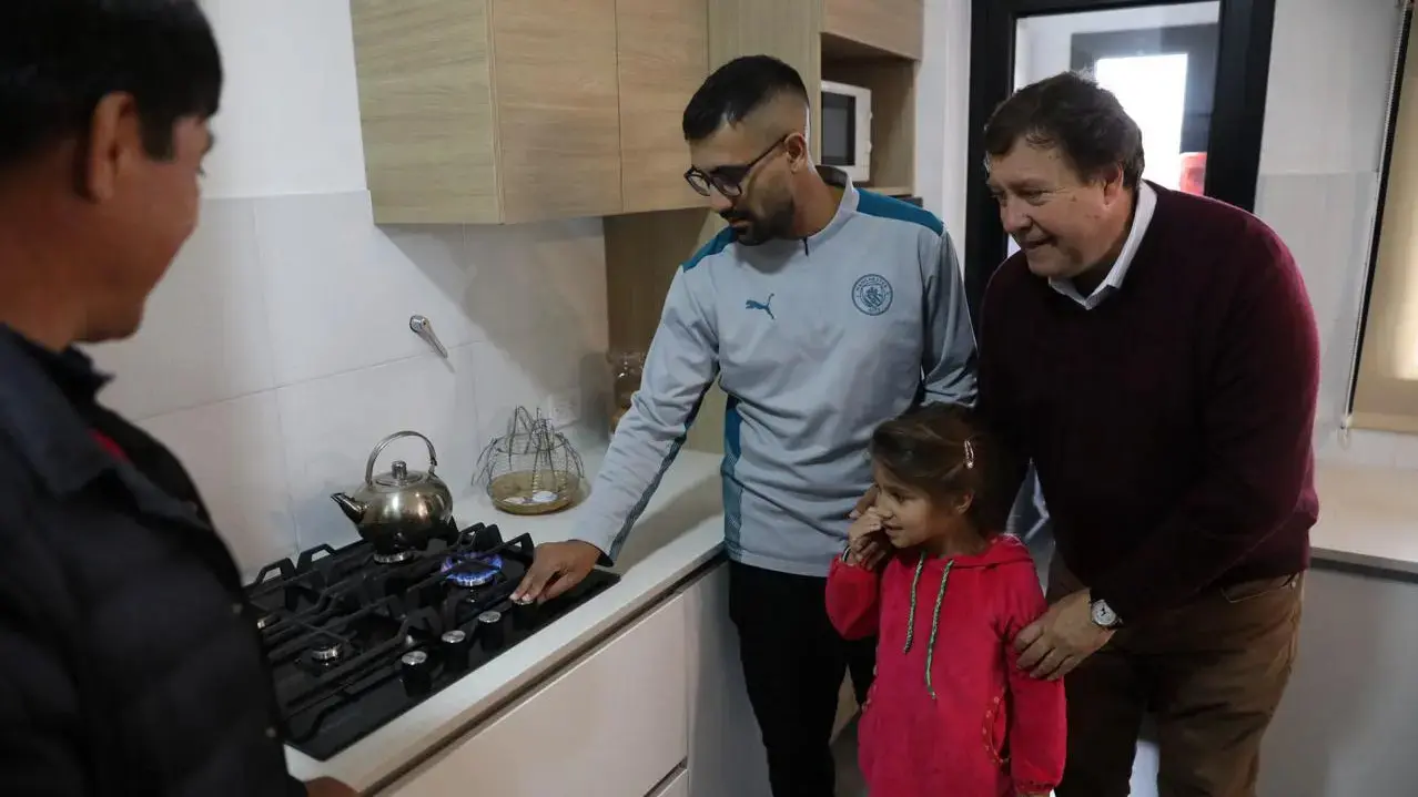 Con obras del Gobierno provincial, más de 5.100 familias accedieron al gas