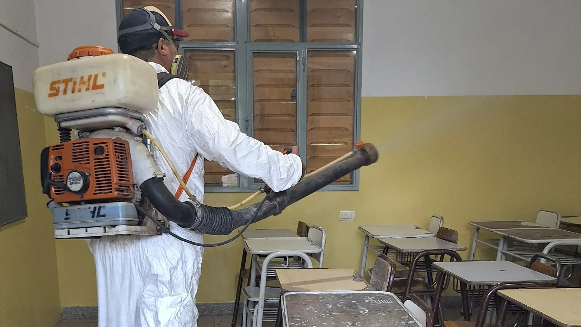 Avanzan las tareas de sanitización en más de 65 escuelas de Valle Medio